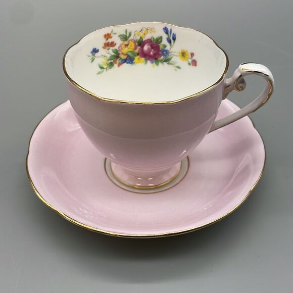 Vintage Royal Grafton Pink Floral Bouquet Tea Cup and Saucer Gold Trim - Picture 8 of 16